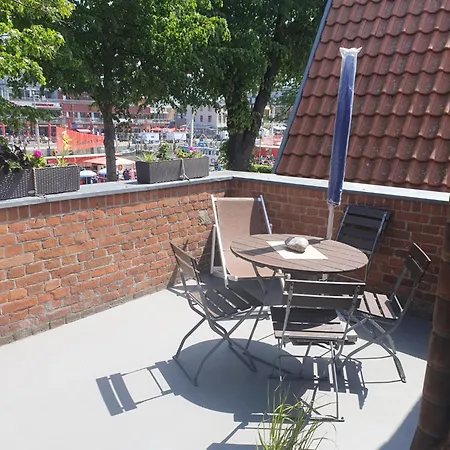 Twee Linden Warnemuende Zentrum 公寓 *