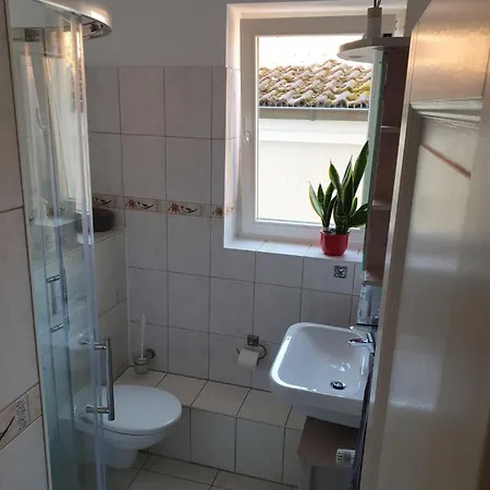 Twee Linden Warnemuende Zentrum 公寓 *