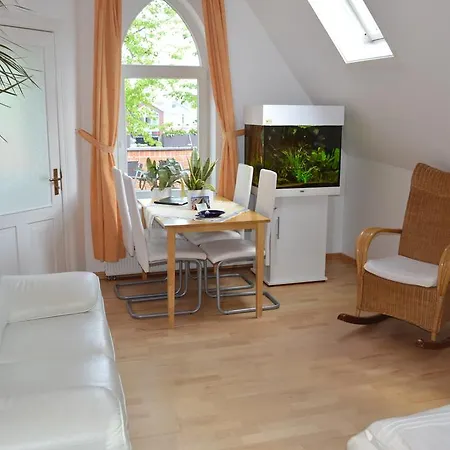 Twee Linden Warnemuende Zentrum 아파트 로스토크