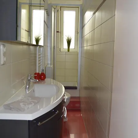 Twee Linden Warnemuende Zentrum